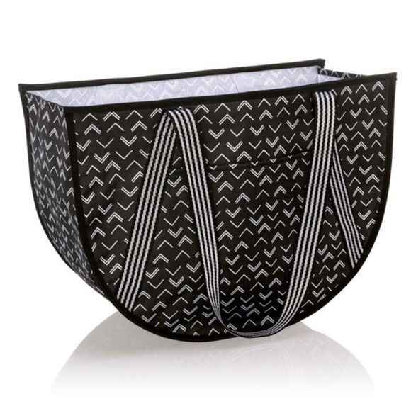 Thirty-One Round Utility Tote - Picture 2 of 8